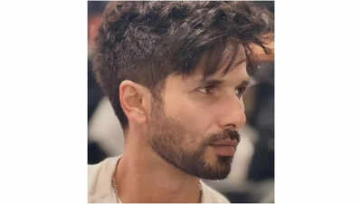  Shahid Kapoor teases ‘Farzi’ Season 2 shoot in latest social media post