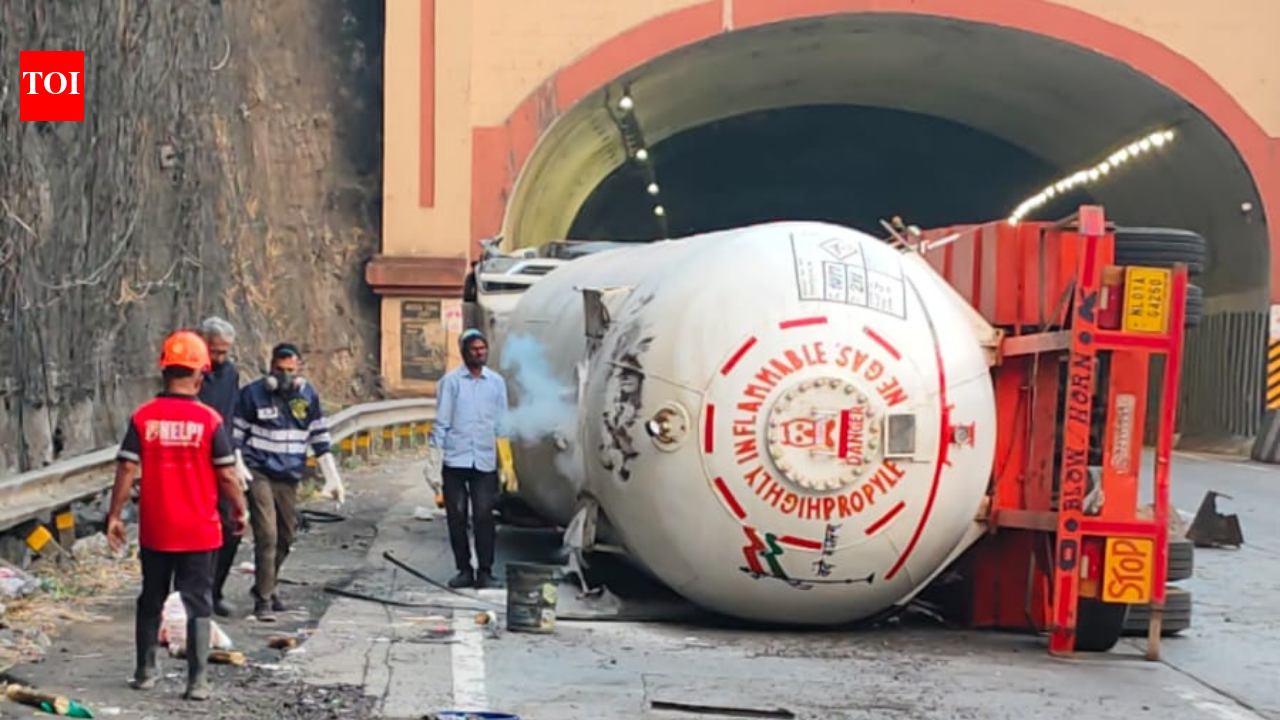 Mumbai–Pune eway gas scare: Why Propylene was being transported by road?