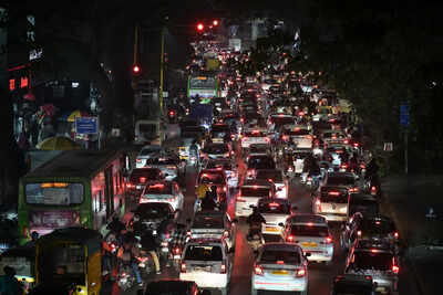  Pune ranks fifth in global traffic congestion; Commuters lost over 152 hours stuck in rush-hour jams