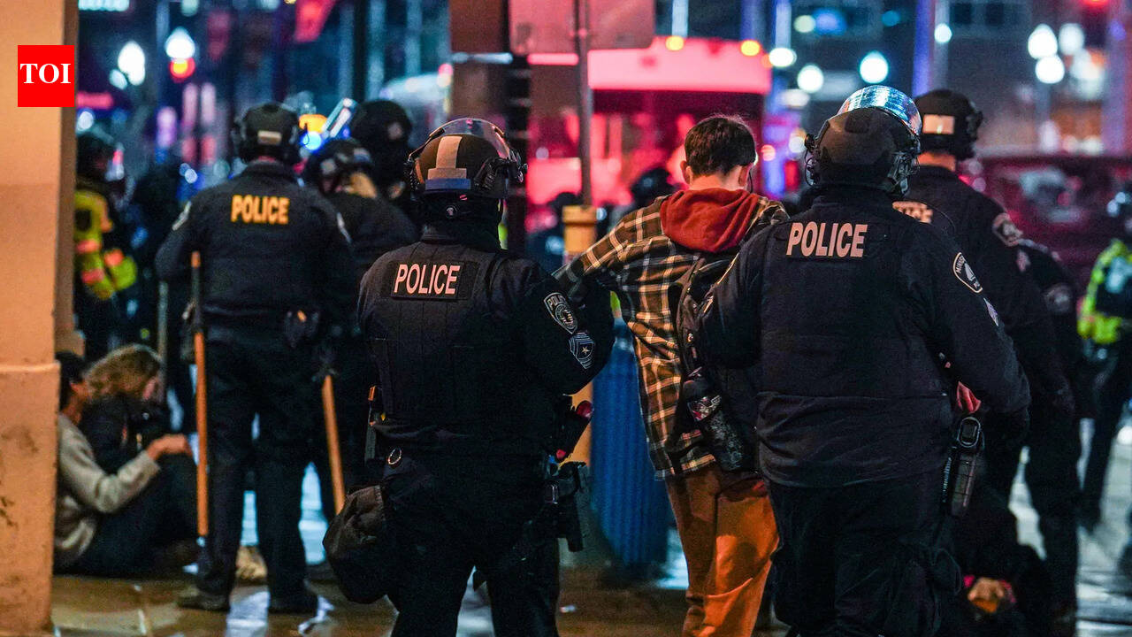 Minnesota school districts sue DHS over immigration enforcement near schools