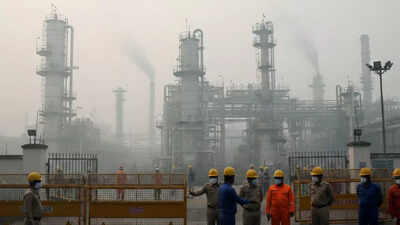 Vapi gas leak: Four hospitalised after reactor leak at chemical factory; probe under way