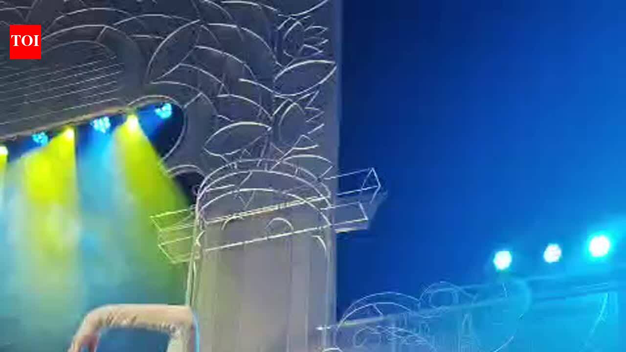 Strings, songs, and soulful memories