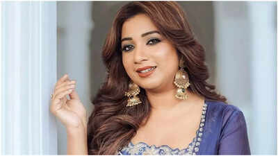  Shreya Ghoshal shares the memory of her first meeting with Lata Mangeshkar; says 'the first meeting was a darshan of Lata Didi for me'