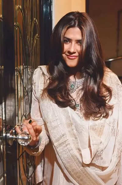 Ektaa Kapoor shares throwback; Jeetendra was the original Naag, asks “Does that make me a Naagin?”