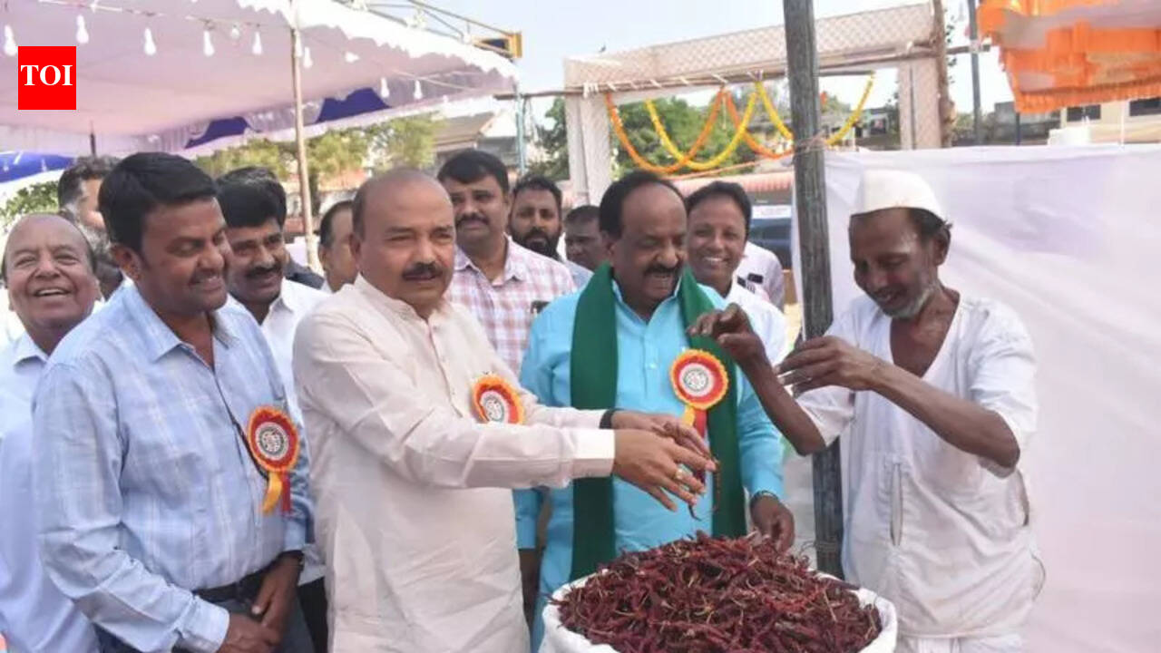 14th dry chilli mela opens in Hubballi with call for farmers to grow commercial crops