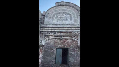 Viral video exposes neglect of gurdwara in Pakistan