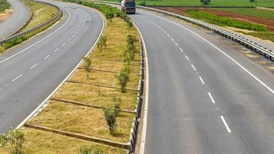 Toll on partially opened e-ways like Delhi-Mumbai to be same as that of other NHs