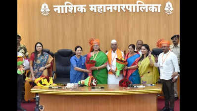 BJP’s Himgauri Aher elected unopposed as mayor in Nashik; Sena’s Vilas Shinde as deputy