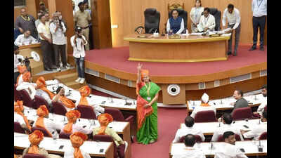 BJP’s Himgauri Aher elected unopposed as mayor in Nashik; Sena’s Vilas Shinde as deputy