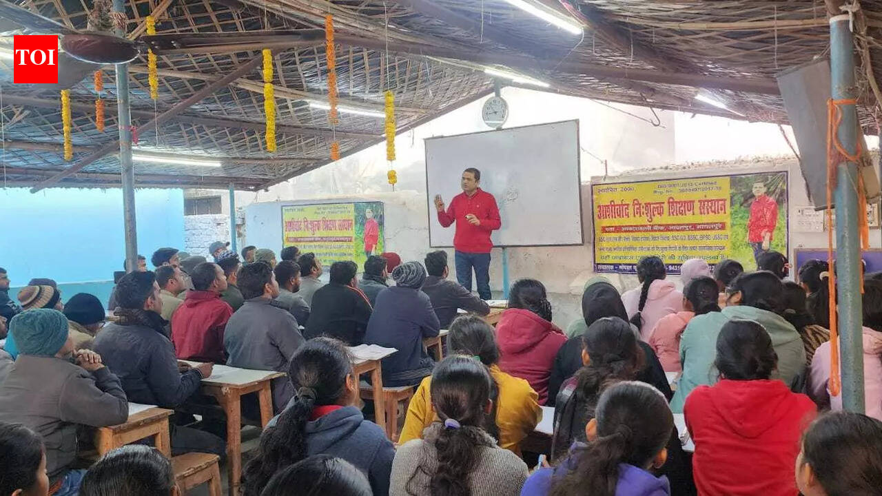 Inside a bamboo hut in Bhagalpur, a free classroom for govt job aspirants