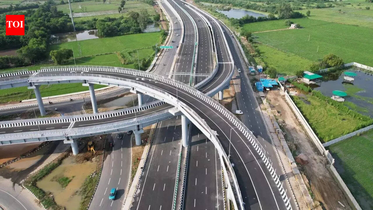 Toll on partially opened e-ways like Delhi-Mumbai to be same as that of other NHs