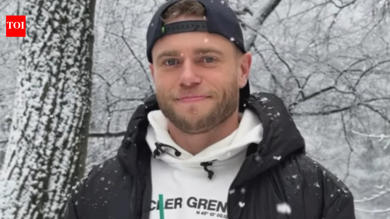 Winter Olympics Team GB skier uses urine to write an anti-ICE message on snow