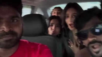  Sabari, Vinoth, Aurora, Kamarudin, Divya, Viyana and others reunite for a cheerful off-screen catch-up