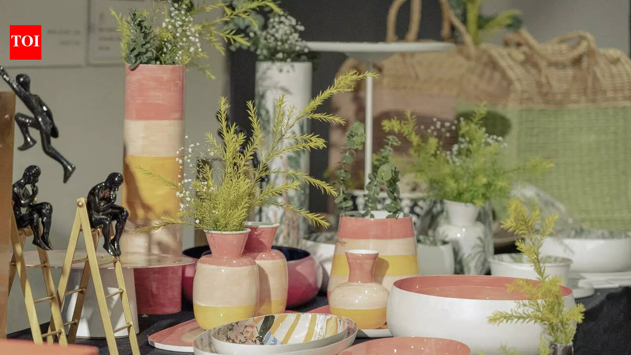 Artisans from across India gather in Kolkata for a folk art and craft market