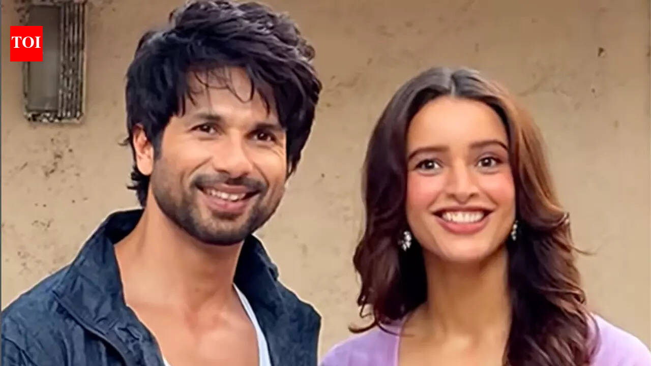 Shahid Kapoor mobbed at 'Paan Ki Dukaan' launch