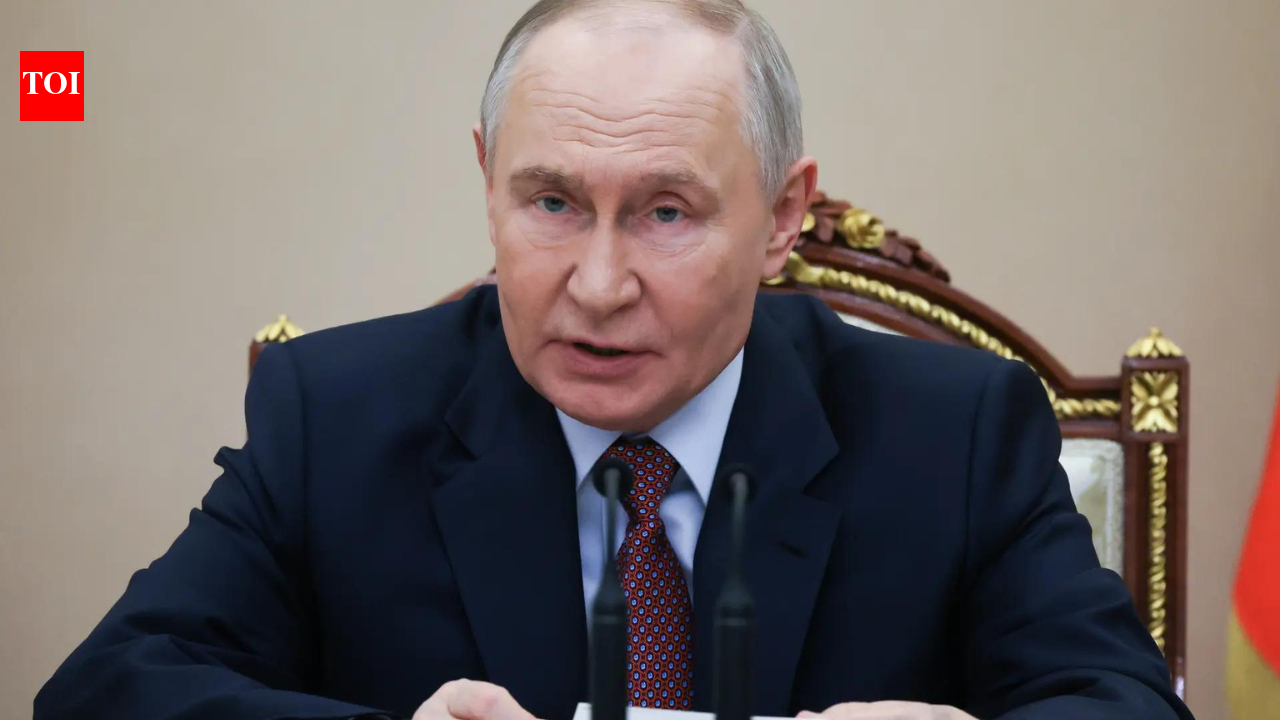 Putin named over 1,000 times in Epstein files - what emails reveal