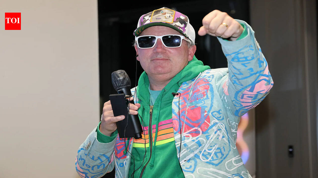 Tech analysts Dan Ives to everyone in the market battering tech stocks: AI is not a ‘death sentence’ for