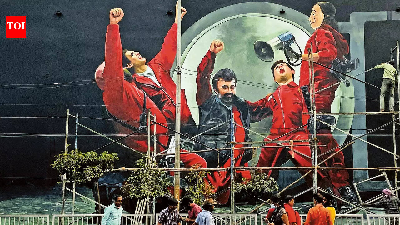 Flex to fresco, hand-painted ads are making a comeback