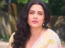 Girija Oak impresses with her chaste Gujarati