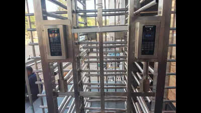 KMC-RI rolls out QR code security at MCH dept gate | Hubballi News ...