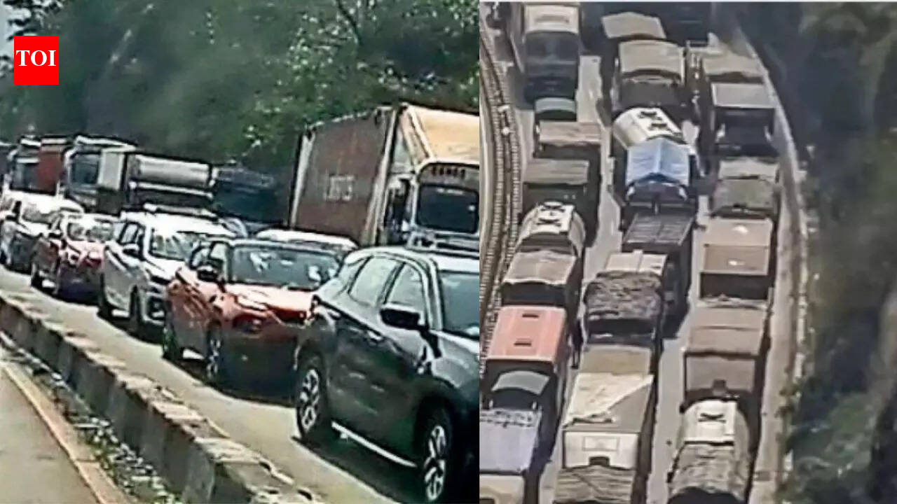 Days after 32-hour ordeal, Mumbai-Pune Expressway clogged yet again