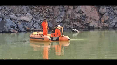 Excavator machine, operator sink to illegal mining pit