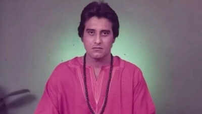 Vinod Khanna was Osho's garderner, meditated naked at Chowpatty beach before going to his ashram, reveals the actor's second