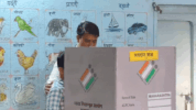 Maharashtra zilla parishad polls: Video shows minor boy 'casting vote'