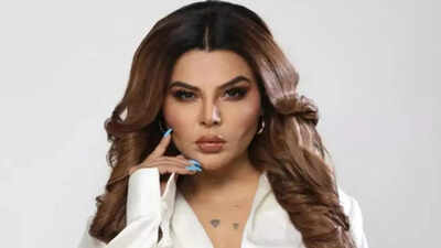  Rakhi Sawant likely to spice things up with a high-voltage entry- Reports