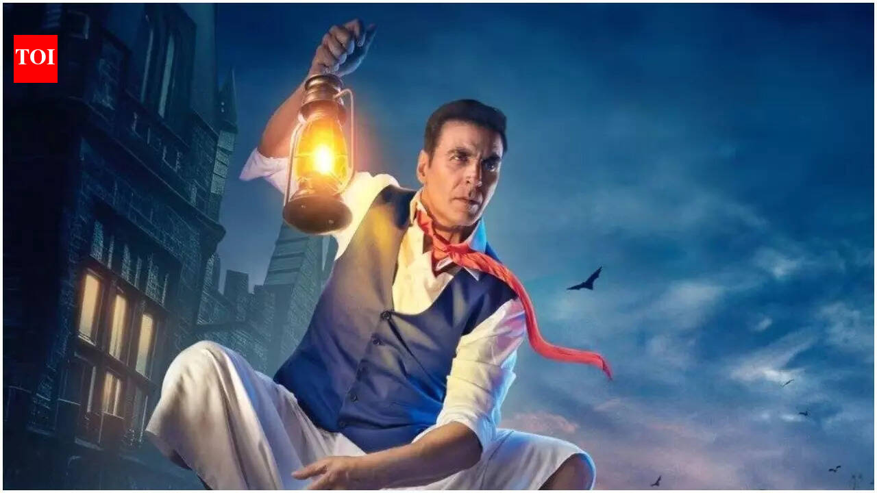 Akshay Kumar drops the 'Bhooth Bangla' preponed announcement video; netizens call it a bad decision and slam the use of AI