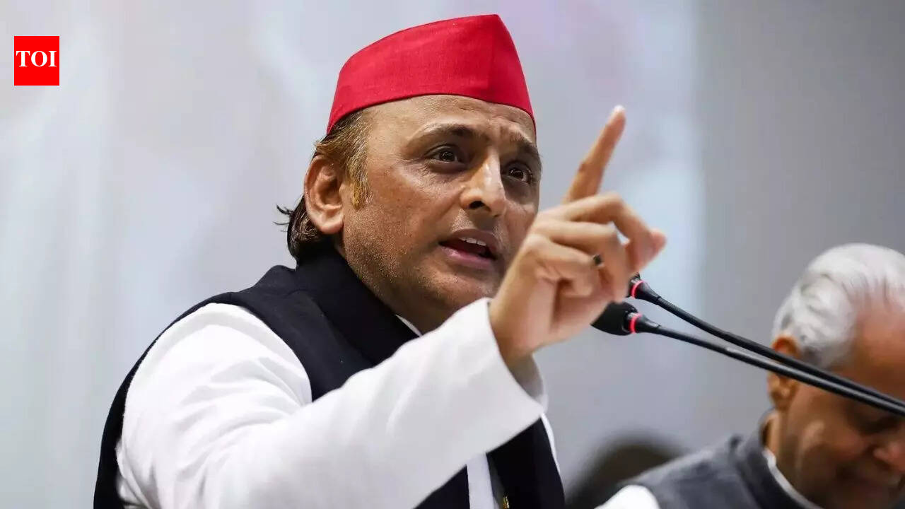 'EC should hoist BJP's flag': Akhilesh slams poll body over Form 7 'misuse'