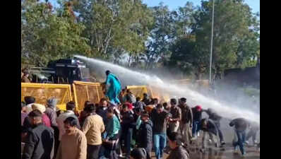Special cadre teachers lathi-charged during march to Chandigarh, 5 injured