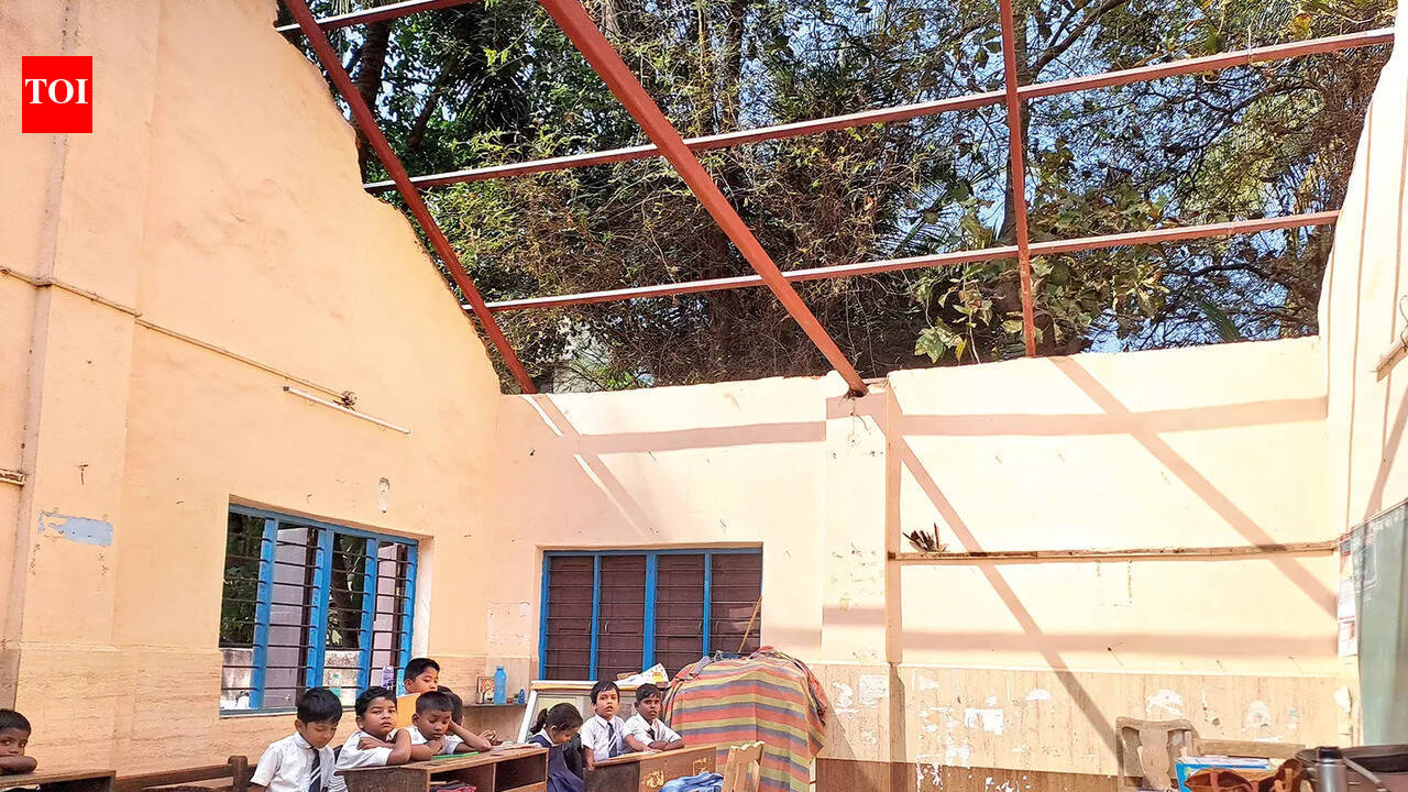 In Colva, govt primary school functions under open skies | Goa News