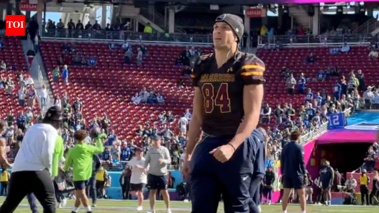 Watch: Patriots wideout Mack Hollins prepares for Super Bowl LX with standout pregame stretches