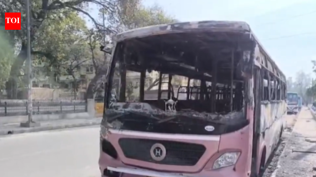 Bus conductor charred to death after vehicle catches fire in Delhi's Vikaspuri