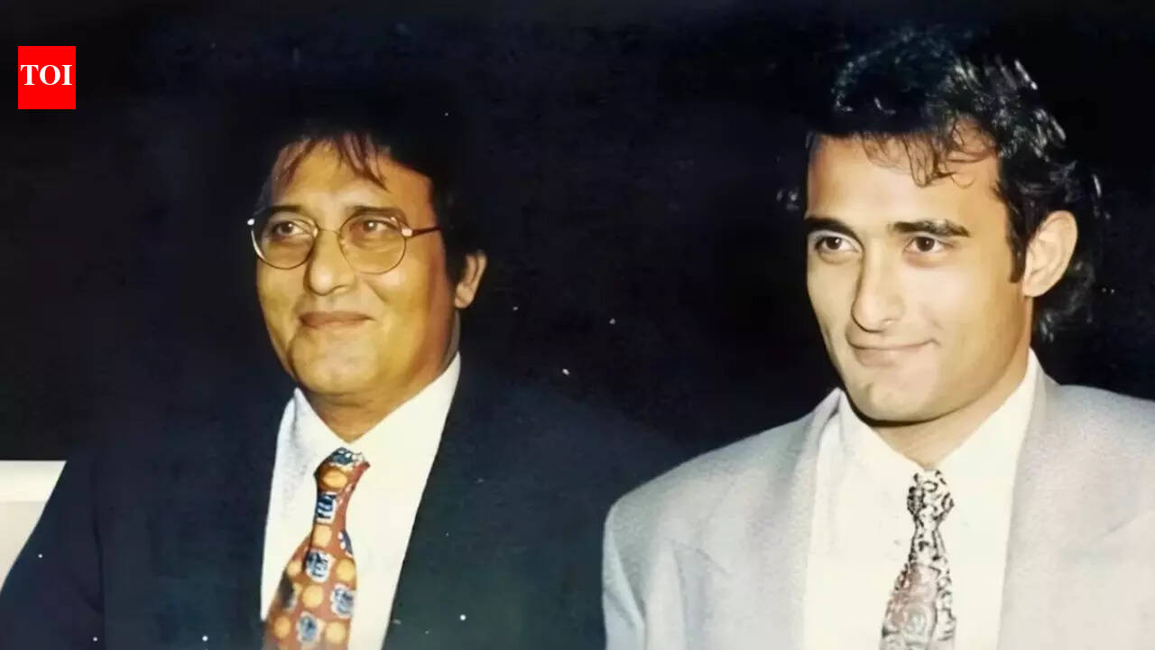 Akshaye Khanna shocked Vinod Khanna by telling him he wants to be an actor while leaving Mumbai for further studies