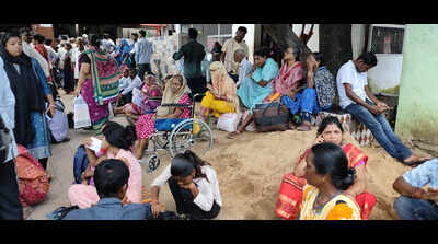 HC concerned over patients’ attendants sleeping on pavements inside SCB