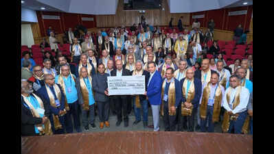 IIT-K’s Class of 1976 gifts 13.40 crore to alma mater