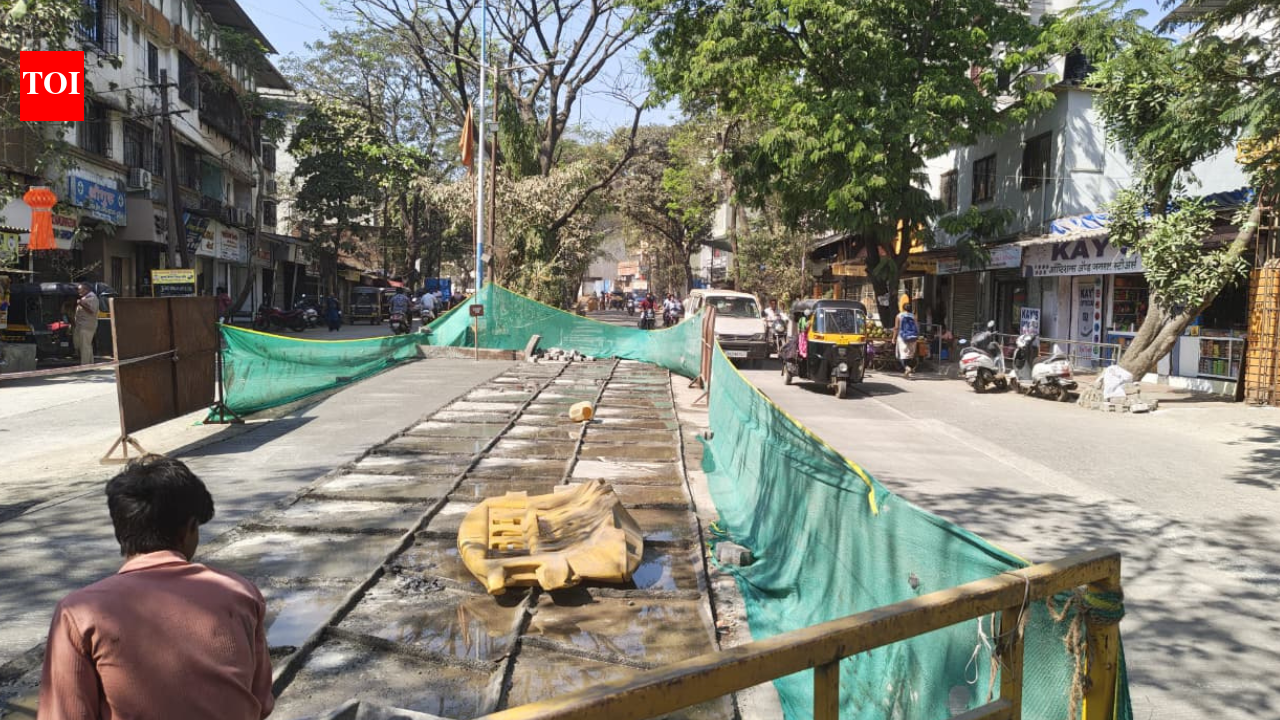 Contractor fixes damaged Ulhasnagar roads at own cost
