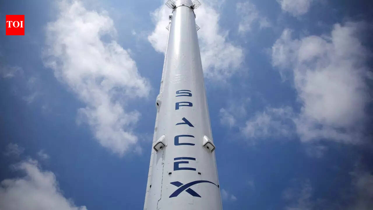 US labour board abandons years-long fight against SpaceX on complaint filed by eight engineers who wrote an open letter criticising Elon Musk