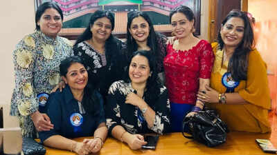 Team Alphonsamma reunites after 18 years; actress Aswathy calls it a historic moment