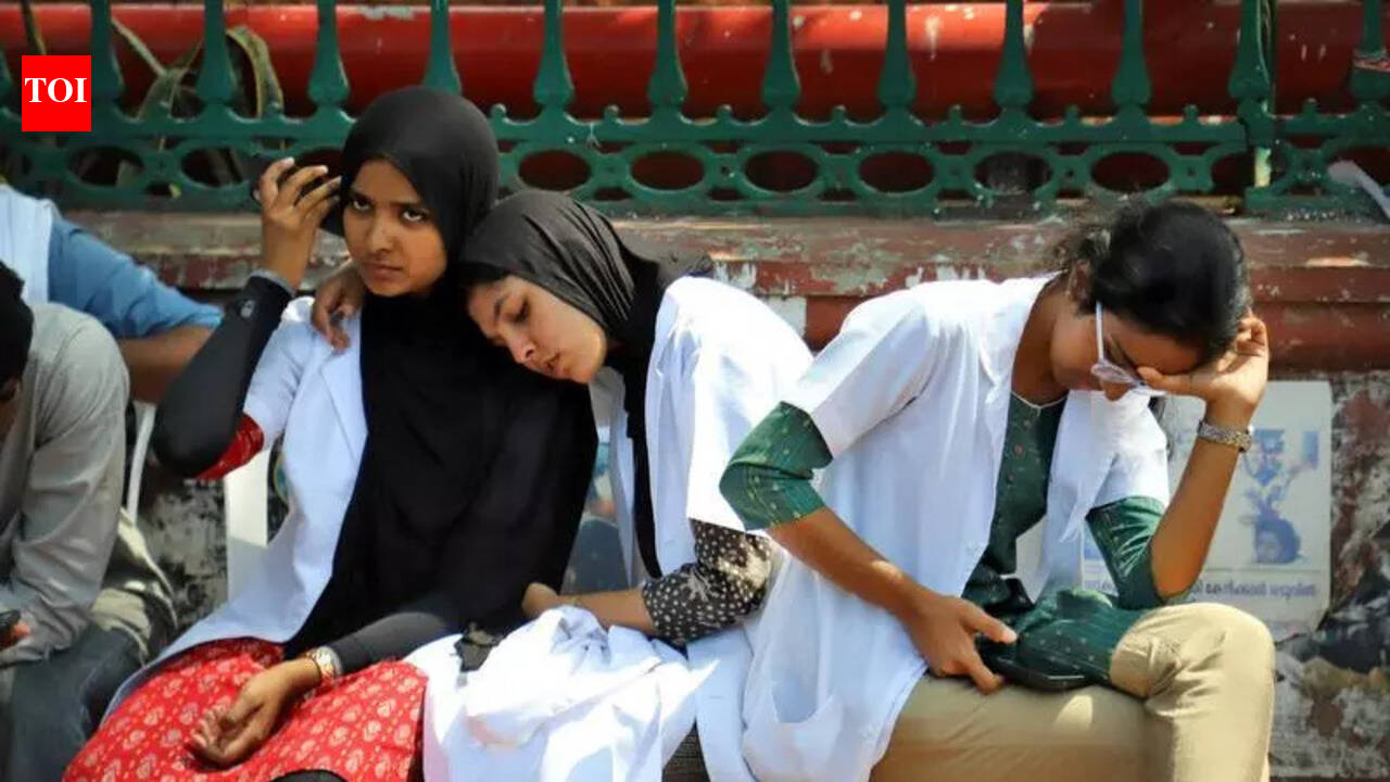 Kerala medical college teachers’ association announces indefinite OP and academic boycott from Feb 16 over pay revision arrears