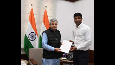 TDP seeks national policy on regulating social media use among children