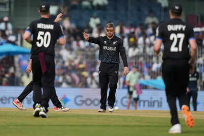  New Zealand openers have an afternoon party at Chepauk