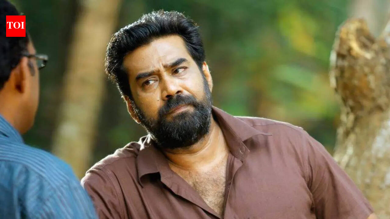 Producers’ Association asks Biju Menon to pay a compensation of Rs 15 lakh to ‘Nadanna Sambhavam’ makers