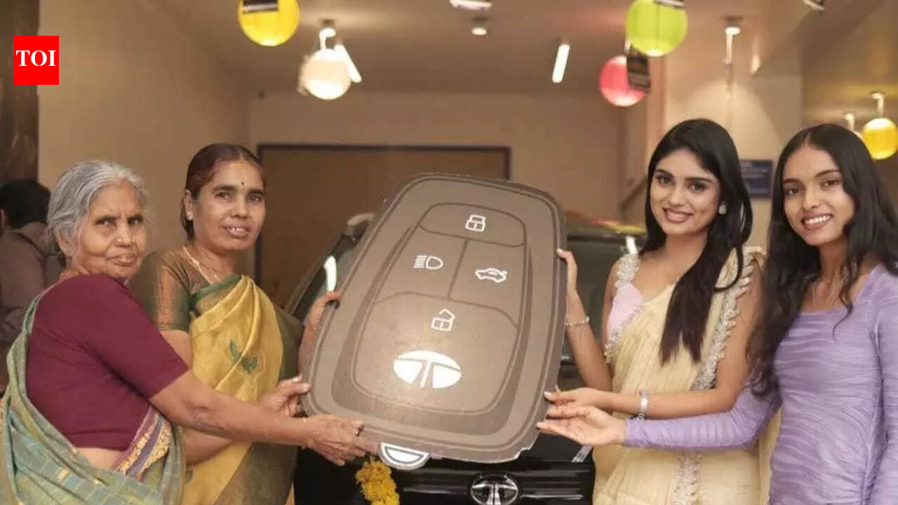 Irumalargal actress Jeevitha welcomes home a brand-new SUV; see pic