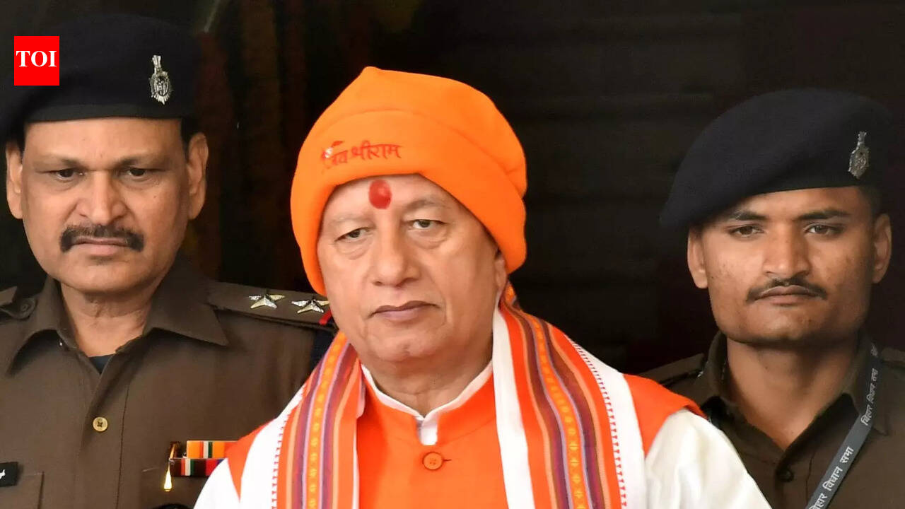 Strict action against illegal hoardings, parking: Dy CM