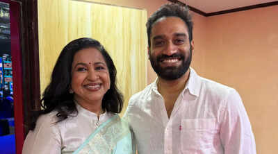  Radikaa Sarathkumar meets ‘Sarvam Maya’ director