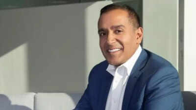 பயத்தில் இருந்து முதல் வீட்டிற்கு: இந்திய வம்சாவளி மருத்துவர் அமெரிக்காவில் தாயின் குடியேறிய வெற்றிப் பயணத்தைப் பகிர்ந்து கொண்டார்