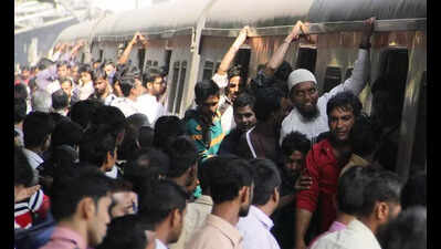 Train fall death: BJP neta seeks Dombivli-Thane bus services